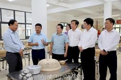 Đảm bảo tốt điều kiện ăn, ở cho học sinh trường nội trú