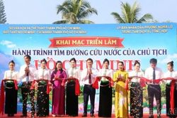 Khai mạc triển lãm “Hành trình tìm đường cứu nước của Chủ tịch Hồ Chí Minh”