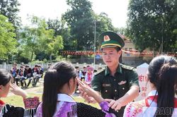 Tiết học biên cương nơi sông Hồng chảy vào đất Việt
