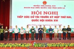 Đoàn đại biểu Quốc hội tỉnh Sơn La tiếp xúc cử tri trước Kỳ họp thứ hai, Quốc hội khóa XVI