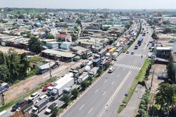 Nhiều tuyến đường ở Đồng Nai ùn tắc kéo dài, QL51 kẹt hơn 6km