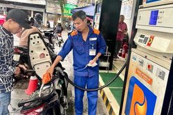 Hải quan hỏa tốc hướng dẫn doanh nghiệp khai thuế xăng dầu từ ngày 1/10