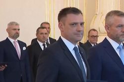 Slovakia cách chức Bộ trưởng môi trường, liên minh cầm quyền lung lay