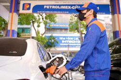 Tiếp tục ưu đãi thuế xăng dầu đến hết năm 2026