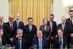 Tổng thống Donald Trump mở 'kỷ nguyên siêu trí tuệ', giới công nghệ phản ứng ra sao?