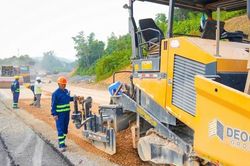 Gỡ 'nút thắt' mặt bằng, thúc tiến độ nhiều dự án