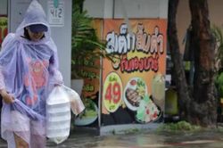Lũ lụt tại Bangkok khiến doanh thu nhà hàng sụt giảm 80%