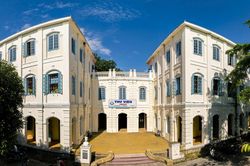 Khám phá Thư viện Đại học Quy Nhơn, kiến trúc Gothic gần 100 tuổi bên chân sóng