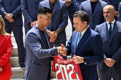 Ronaldo bỏ đội vì mâu thuẫn với HLV Jorge Jesus: Thủ tướng Bồ Đào Nha can thiệp