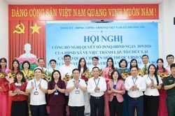 Xã Thường Tín công bố quyết định thành lập lại các cơ quan chuyên môn
