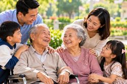 Ngày Quốc tế Người cao tuổi 1/10: Cộng đồng chung tay chăm sóc tích hợp người cao tuổi trong xu thế già hóa dân số