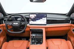 SUV ngang cỡ Mazda CX-5 giá 332 triệu đồng, dài 4,5m, công suất 181 mã lực, dáng thể thao 'bốc lửa'