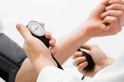 Nguyên nhân gây tăng huyết áp ở người trẻ