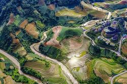 Lào Cai khơi dậy sức dân, mở đường tương lai - Kỳ 4: Đường mới mở lối, quê hương thêm những nhịp phát triển