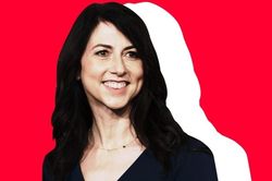 Tiểu thuyết của vợ cũ tỷ phú Jeff Bezos vướng nhiều lỗi