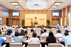 Ủy ban Thường vụ Quốc hội cho ý kiến về dự án Luật Kinh doanh bất động sản (sửa đổi)