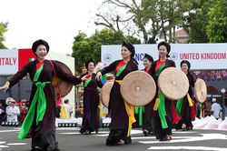 Nghệ thuật Việt toả sáng tại Lễ hội Văn hóa thế giới tại Hà Nội lần thứ hai