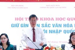 Để bản sắc văn h&oacute;a kh&ocirc;ng chỉ l&agrave; di sản từ qu&aacute; khứ, m&agrave; chuyển h&oacute;a th&agrave;nh nguồn lực ph&aacute;t triển