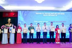 Trao giải Báo chí về công tác bảo vệ nền tảng tư tưởng của Đảng