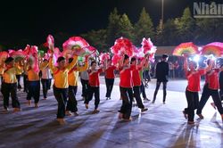 Diễn diễu đường phố tôn vinh văn hóa Lai Châu đa sắc màu