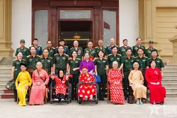 Bộ CHQS tỉnh Phú Thọ tổ chức gặp mặt Bà mẹ Việt Nam anh hùng