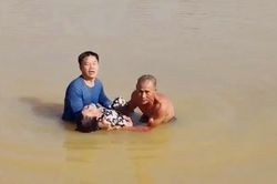 Những phút giây không ngần ngại cứu người của CSGT Huế