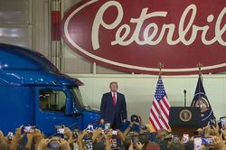 Tổng thống Donald Trump khởi động chiến dịch vận động bầu cử giữa nhiệm kỳ
