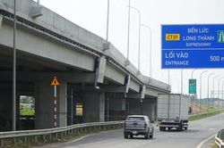 Đường cao tốc Bến Lức - Long Thành đón gần 25.000 lượt xe sau ngày đầu thông tuyến