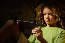 Apple bổ sung loạt tính năng bảo vệ trẻ em trên iPhone