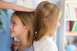 Dạy con cạnh tranh lành mạnh: Hệ lụy khi so sánh con với người khác