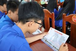 Đưa th&ocirc;ng tin việc l&agrave;m đến người lao động v&ugrave;ng kh&oacute; khăn ở L&acirc;m Đồng