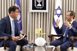 Tổng thống Israel gọi ông Trump là 'người bạn số 1', kêu gọi Anh dừng đổ lỗi