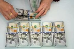 Đồng USD lập đỉnh 16 tháng nhờ kỳ vọng lãi suất Mỹ