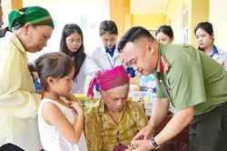 Nơi biên cương chữa lành: Khi hạnh phúc là hành trình trao đi và tìm lại chính mình