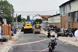 Đang thổi bụi, một người đàn ông bị xe lu cán tử vong tại chỗ