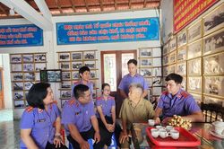 (Kỳ 2): Từ những trang thơ của cha đến bản lĩnh người Kiểm sát viên