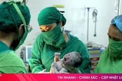 Người đón những tiếng khóc chào đời
