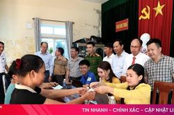 Xã Cẩm Trung ra mắt điểm hỗ trợ dịch vụ công số tại thôn Đông Trung