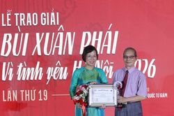 Giải thưởng Bùi Xuân Phái-Vì tình yêu Hà Nội vinh danh nhà thơ Bằng Việt