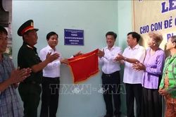 Thay 'áo ngôi nhà mới' cho con em người bị nhiễm chất độc hóa học