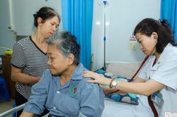 Bộ Y tế yêu cầu địa phương tăng cường chăm sóc sức khỏe người cao tuổi