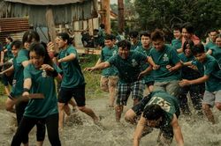 Ai đứng sau “Trại buôn người” - bộ phim càn quét phòng vé, thu hơn 200 tỷ đồng sau một tuần