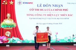 Tổng công ty Điện lực miền Bắc đón nhận Cờ Thi đua của Chính phủ
