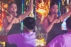 Lệ Quyên đi diễn ở Đức, người đàn ông lao lên sân khấu hành động gây xôn xao