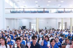 Gần 500 thí sinh tranh tài làm bánh
