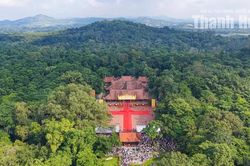 Sắc màu văn hóa dân gian giữa Lam Kinh trong ngày hội
