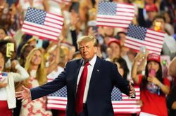 Ông Trump bắt đầu chiến dịch vận động trước bầu cử giữa nhiệm kỳ