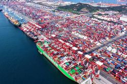 Vì sao khó kìm hãm đà xuất khẩu của Trung Quốc?