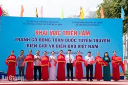 An Giang triển lãm 80 tranh cổ động về biên giới, biển đảo