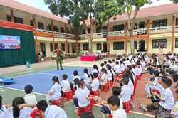 Tuyên truyền, thực hành kỹ năng phòng cháy, chữa cháy cho giáo viên, học sinh